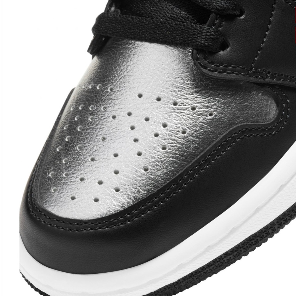 Air Jordan 1 Low Se Silver Toe